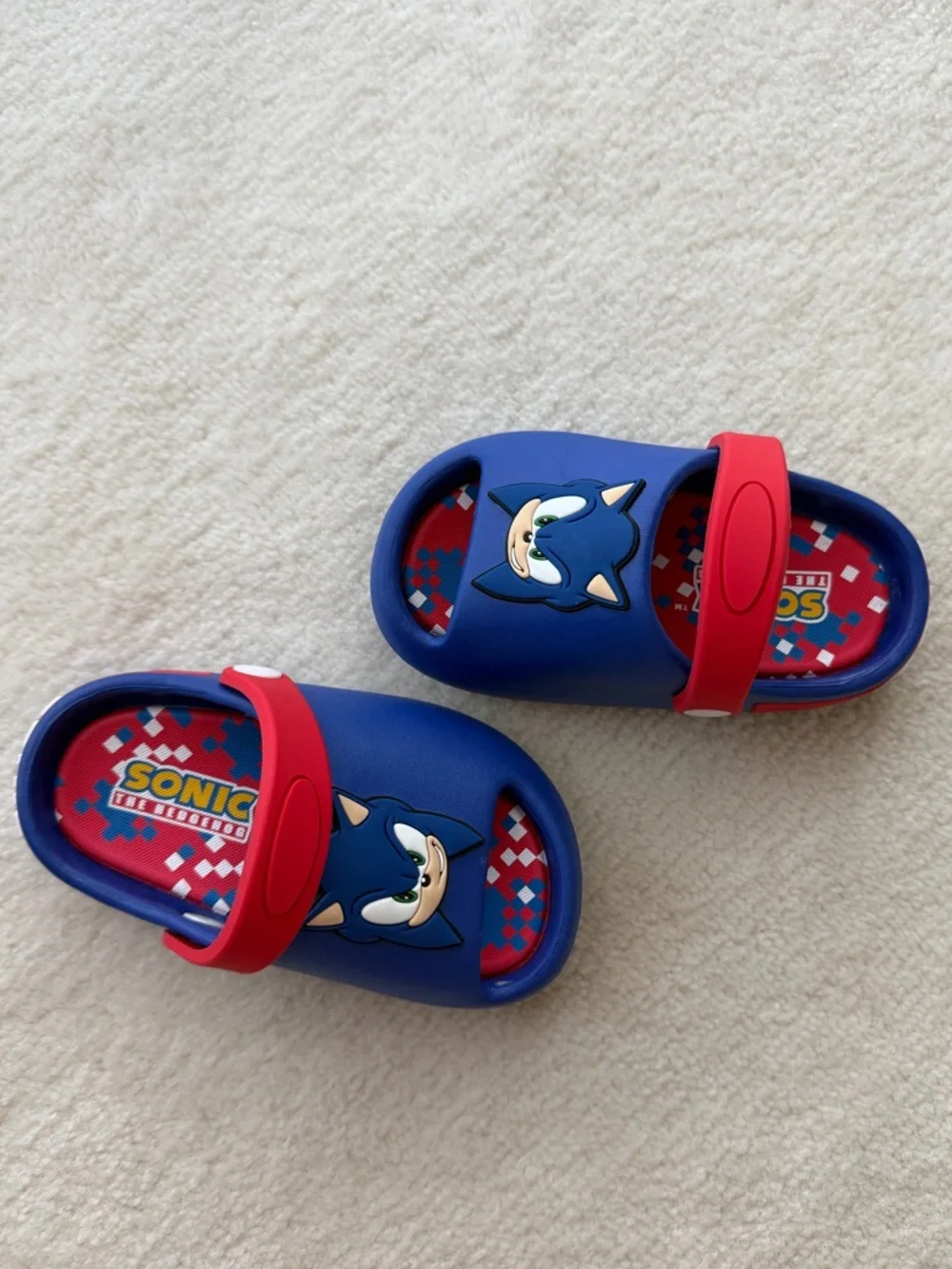 BNWT Sonic the Hedgehog Kids Blue and Red Slip-On Sandals Flip Flops